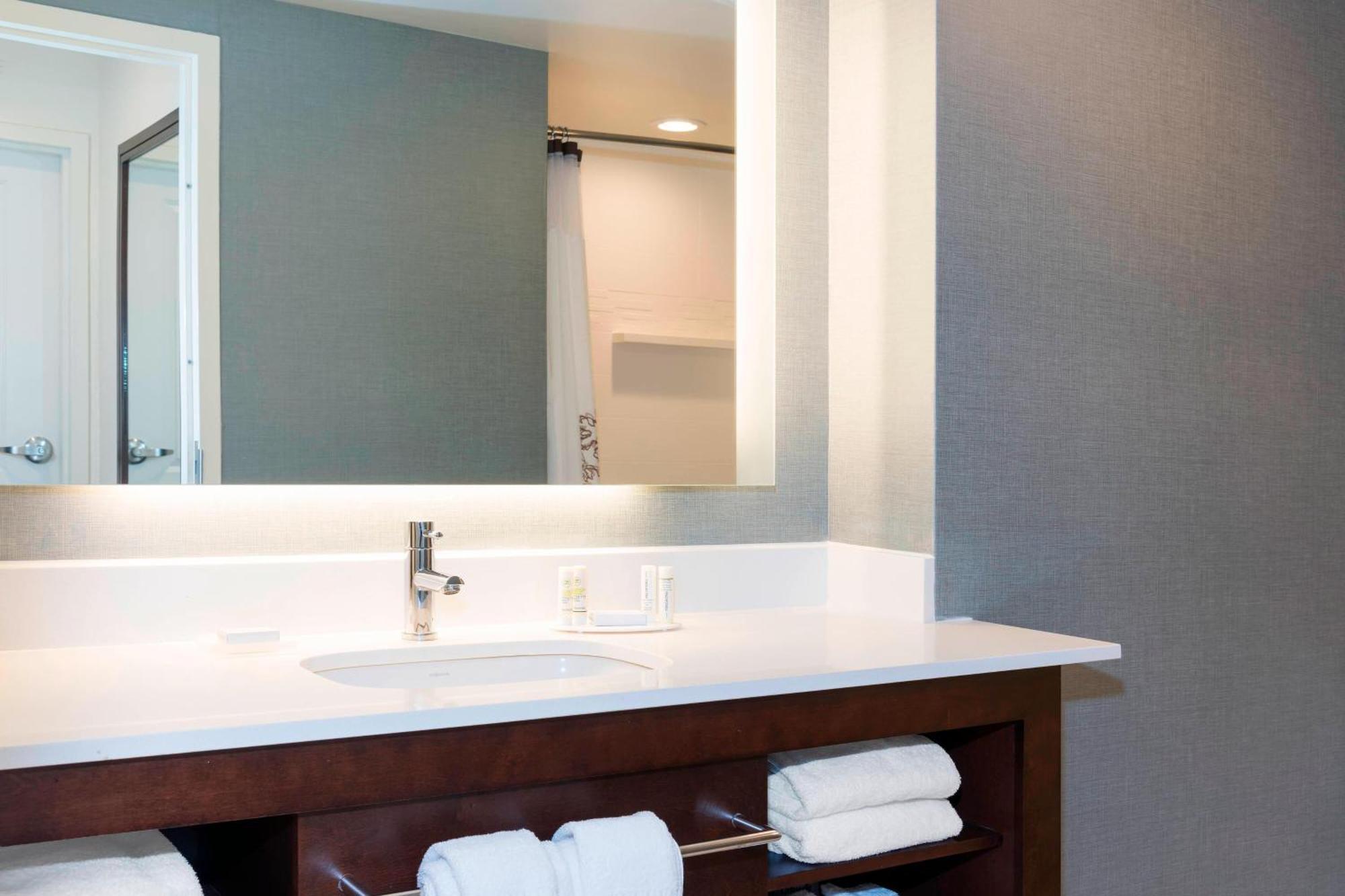 By Marriott Downtown 3*