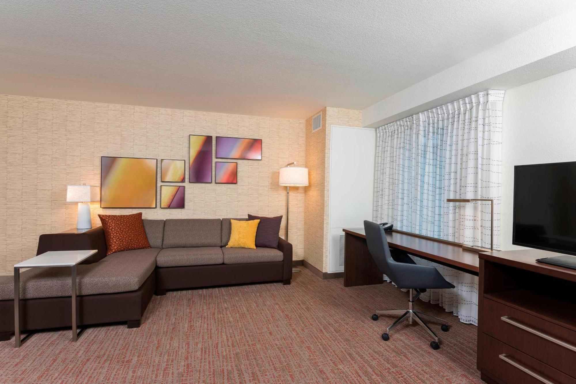 By Marriott Downtown Hotel